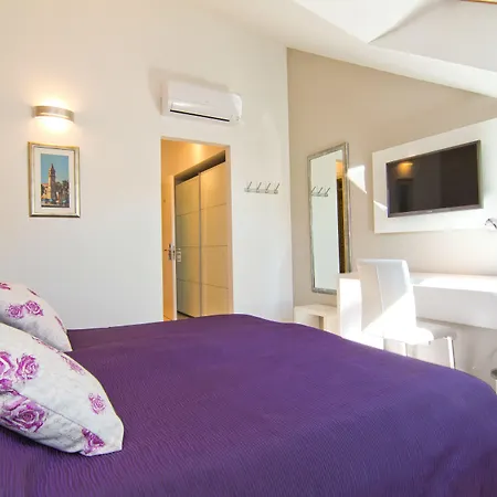 Laura Lux Pensjonat 4*