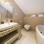 Laura Lux 4* Σπλιτ