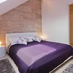Laura Lux 4*