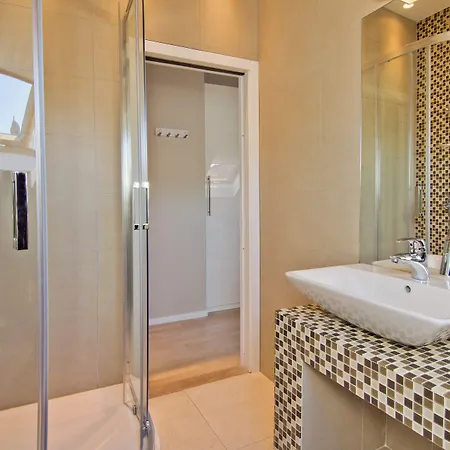 Laura Lux Penzion Split