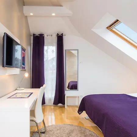 Laura Lux Guest house