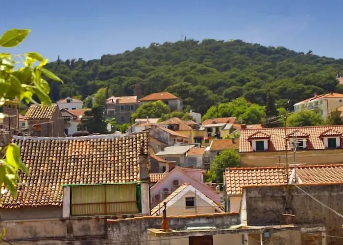 Laura Lux Πανσιόν Σπλιτ