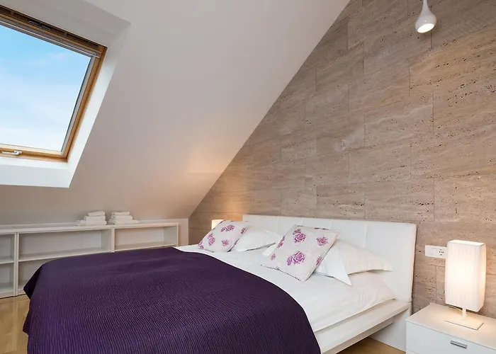 Laura Lux Penzion Split