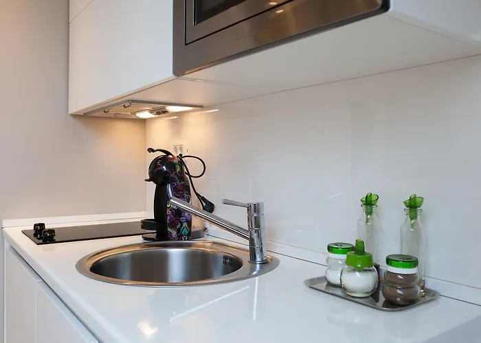 Πανσιόν Laura Lux