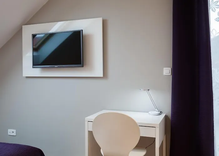 Laura Lux Πανσιόν