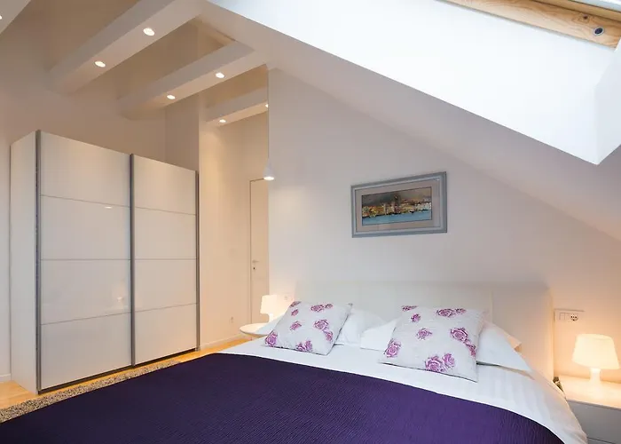 Πανσιόν Laura Lux Σπλιτ