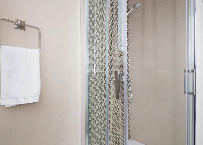 Laura Lux Σπλιτ