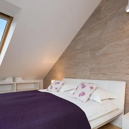 Laura Lux Gasthuis Split